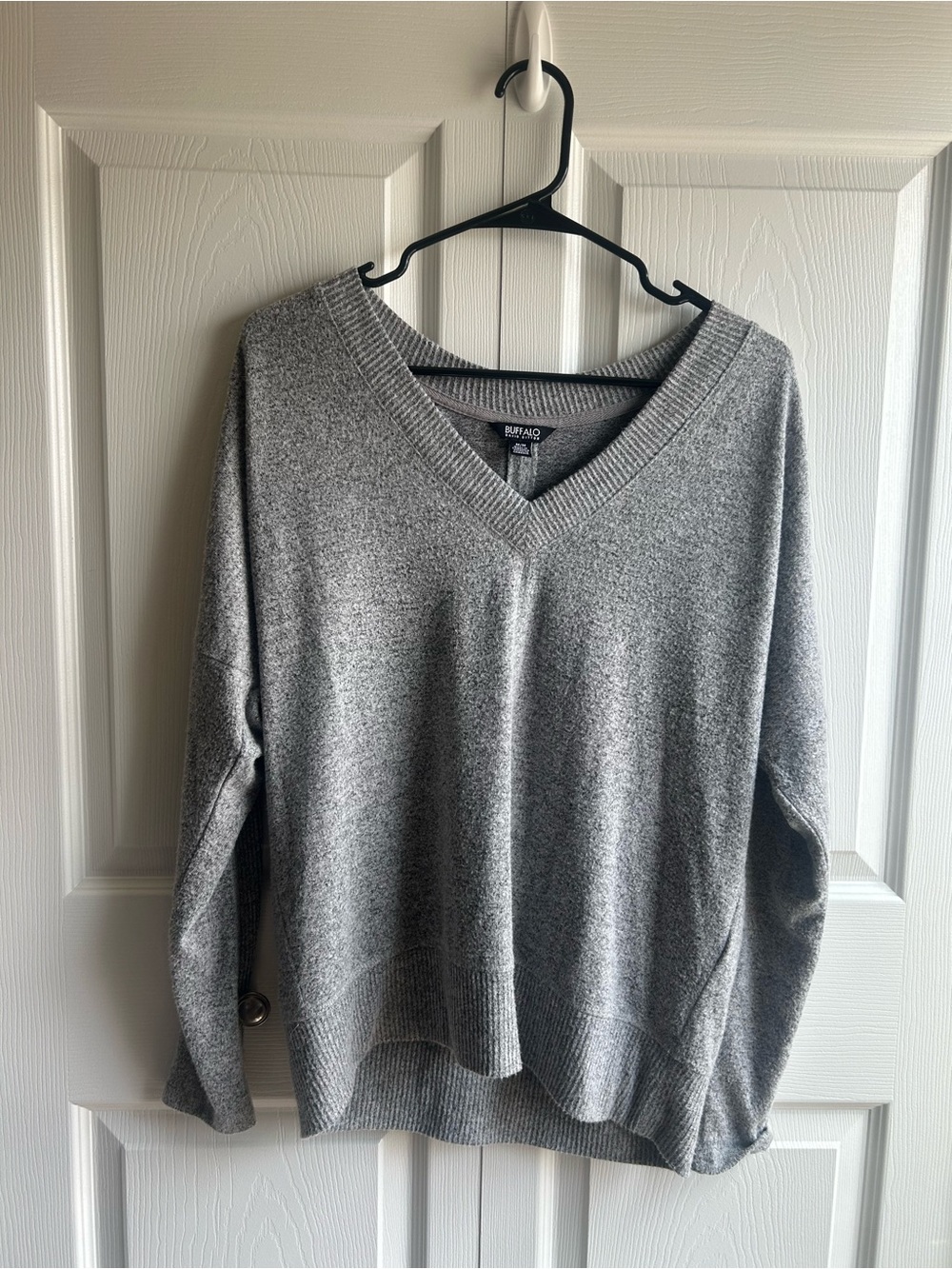 Buffalo David Bitton Heather Gray V-Neck Sweater – Size M